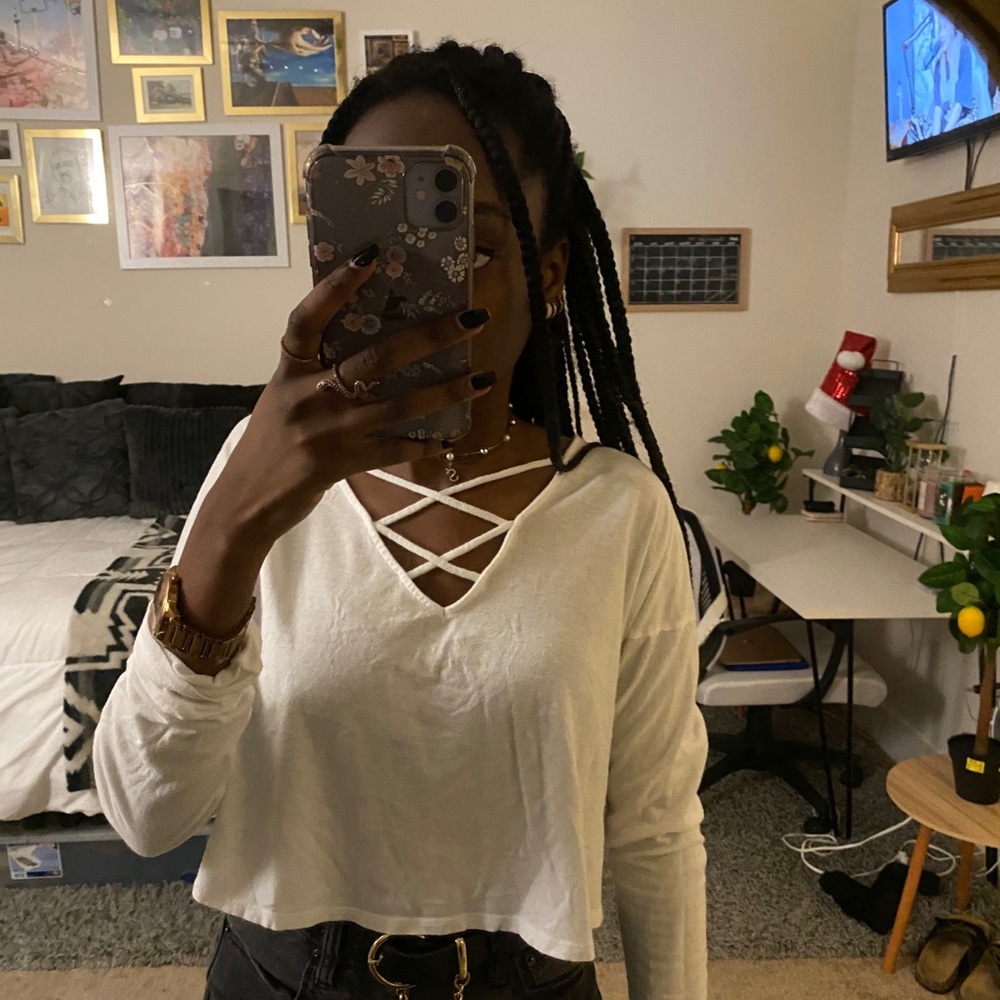 crisscross long sleeve crop